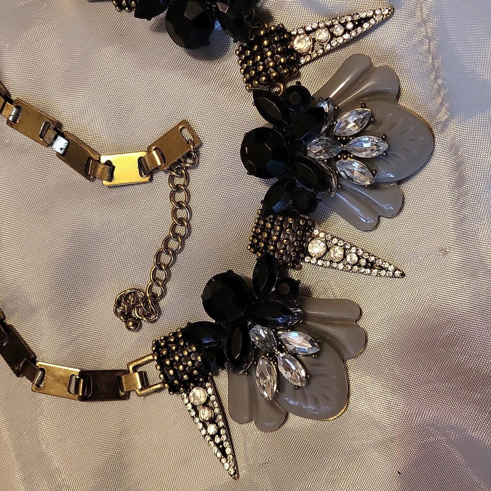 Grey Black Gem Detailed Statement - image 3